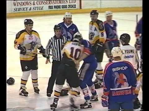Kevin Conway (ice hockey) Kevin Conway vs Humberside Hawks fight 51195 YouTube