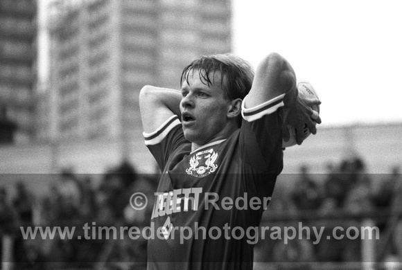 Kevin Dickenson Tim Reder Photographer Leyton Orient 19851989 Kevin Dickenson