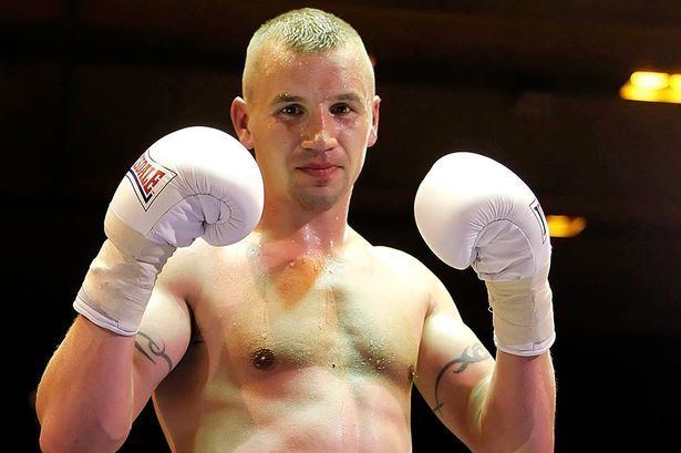 Kevin McIntyre (boxer) Drunk thug gets a shock after attacking postie who turns