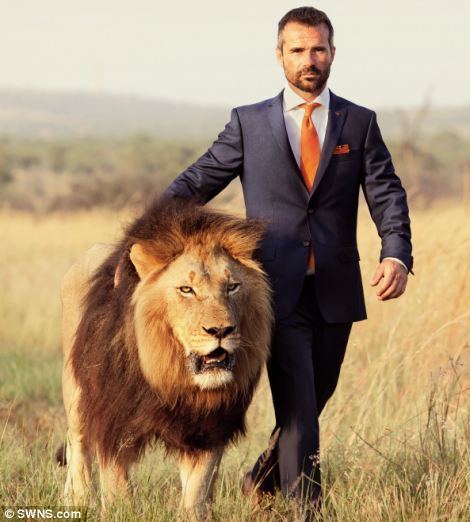 Kevin Richardson (zookeeper) Sharpsuited zoo keeper plays football with lions Daily