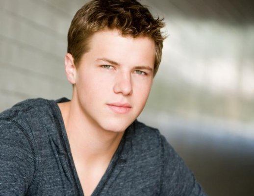 Kevin Schmidt Noah NewmanKevin Schmidt The Young and the Restless