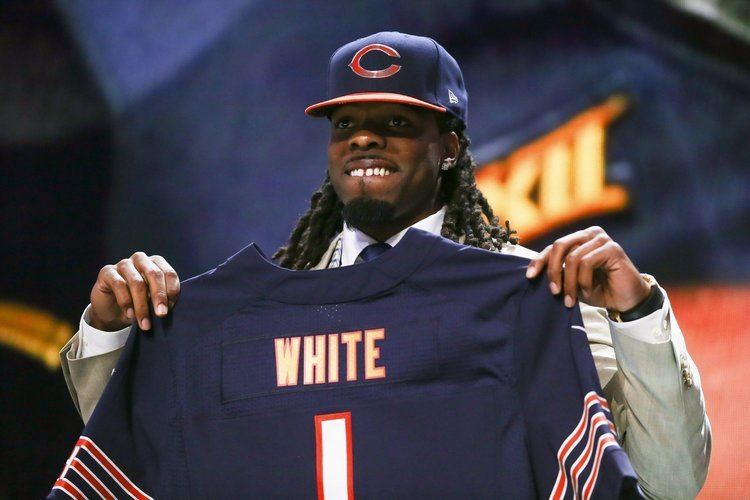 Kevin White (American football) Kevin White With Possible Broken Collarbone After Two Catches