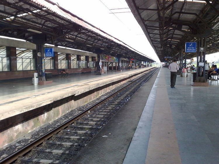 Khandeshwar railway station