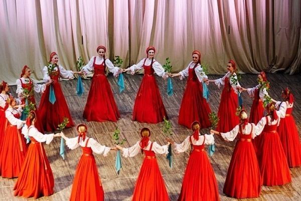 Khorovod Is This An Illusion Or Are The Russian Dance Group 39Berezka39 Really