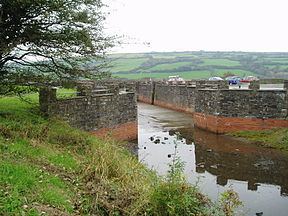 Kidwelly and Llanelly Canal httpsuploadwikimediaorgwikipediacommonsthu