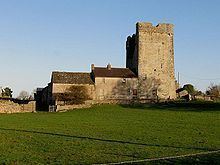 Kilbline castle httpsuploadwikimediaorgwikipediacommonsthu