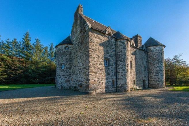 Kilmartin Castle 3 bedroom detached house for sale in Kilmartin Lochgilphead Argyll