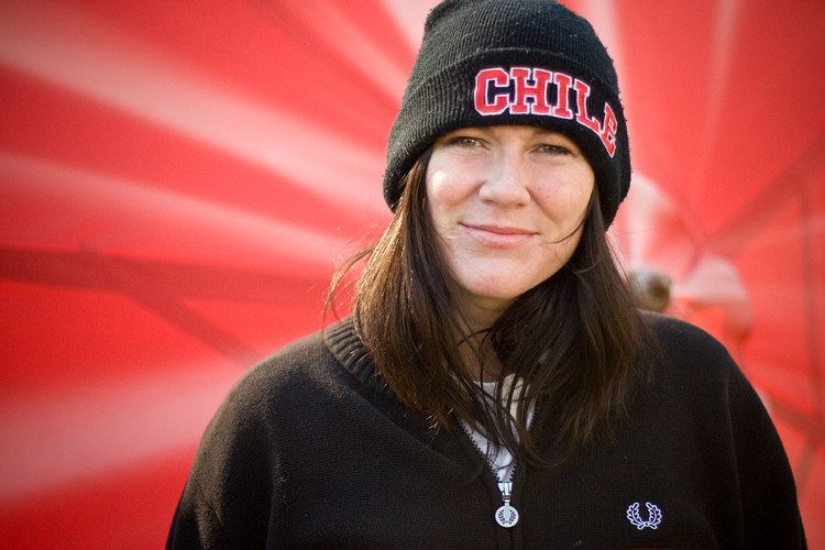 Kim Deal news Kim Deal Quits the Pixies Chart Attack