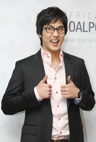 Kim Ji-seok (actor) Kim Jisuk delights fans in JapanINSIDE Korea JoongAng Daily