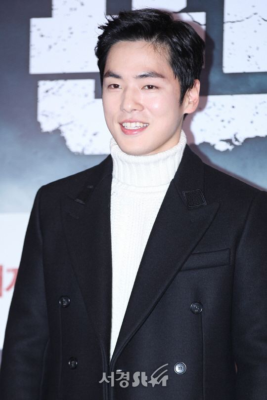 Kim Jung hyun (actor, born 1976) Kim Jung hyun (actor, born 1976)