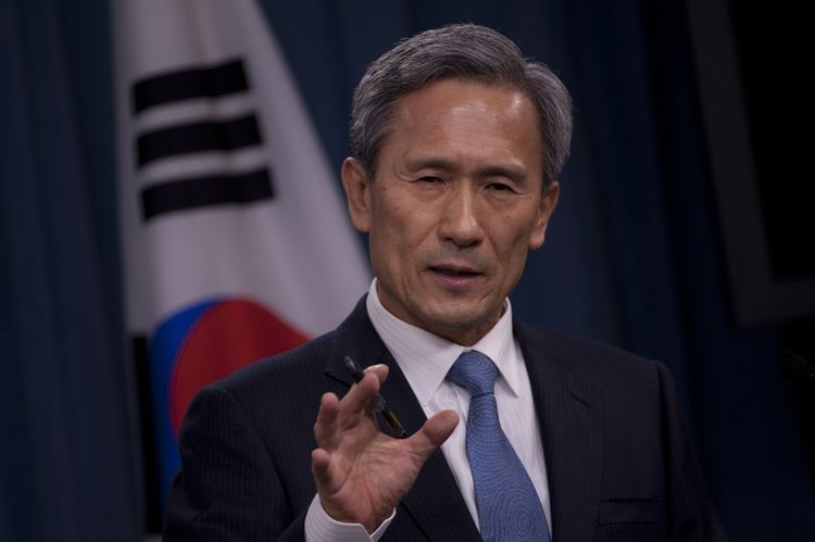 Kim Kwan-jin FileSouth Korea39s Minister of National Defense Kim Kwan