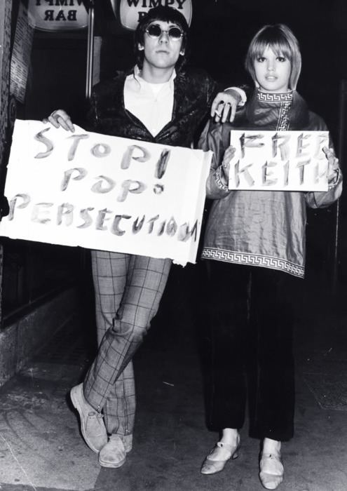 Kim with his ex husband, Keith Mooon protesting about the prosecution of Rolling Stones guitarist Keith Richards