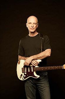 Kim Mitchell httpsuploadwikimediaorgwikipediacommonsthu