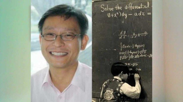 On the left, Kim Ung yong smiling and wearing white polo. On the right young Kim Ung yong solving a differential equation in a Japan Fuji TV show