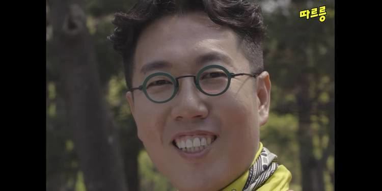 Kim Yeong-cheol (actor) Trot singer Hong Jin Young and comedian Kim Young Chul team up for