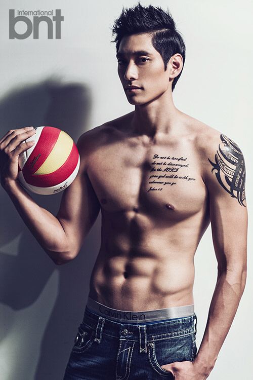 Kim Yo-han Photoshoot Topless Korean Male Athletes for W Magazine Celebrity