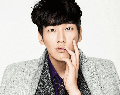 Kim Young-kwang Kim Young Kwang Reveals That He Decided to Model Because