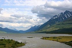 Kinbasket Lake httpsuploadwikimediaorgwikipediacommonsthu