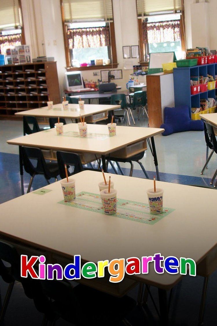 Kindergarten (TV series) wwwgstaticcomtvthumbtvbanners416464p416464