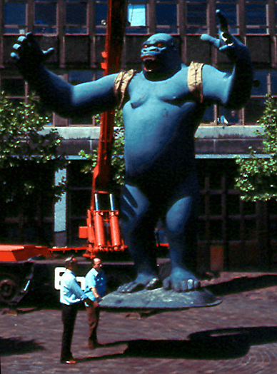 King Kong statue httpsuploadwikimediaorgwikipediacommons55