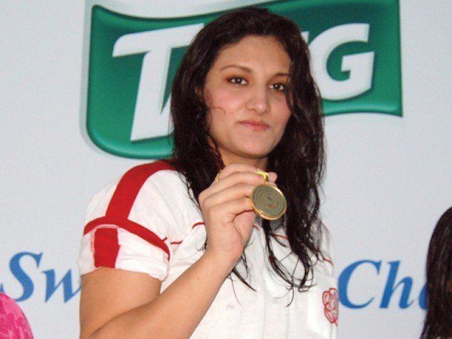 Kiran Khan (swimmer) Female swimmer sets new record The Express Tribune