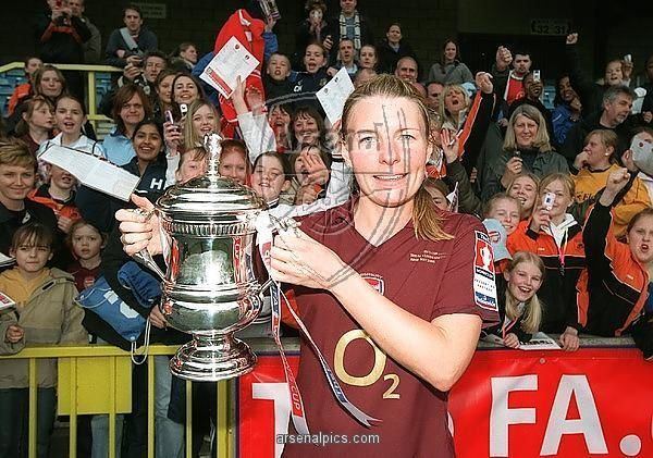 Kirsty Pealling Kirsty Pealling Arsenal with the FA Cup Trophy Arsenal Ladies 5