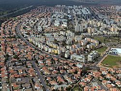 Kiryat Gat httpsuploadwikimediaorgwikipediacommonsthu