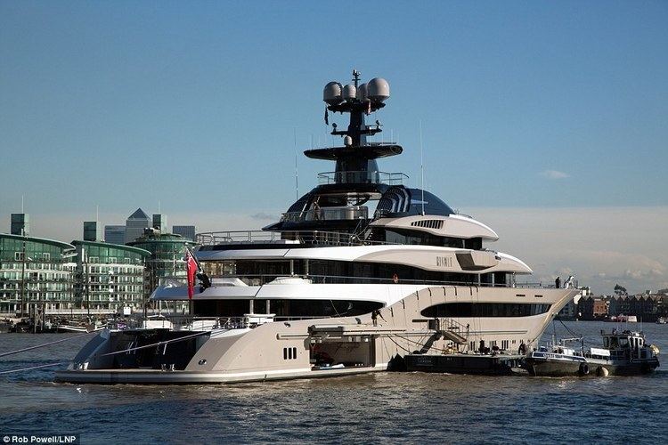 Kismet (yacht) Superyacht 39owned by billionaire Fulham FC chairman39 makes its way