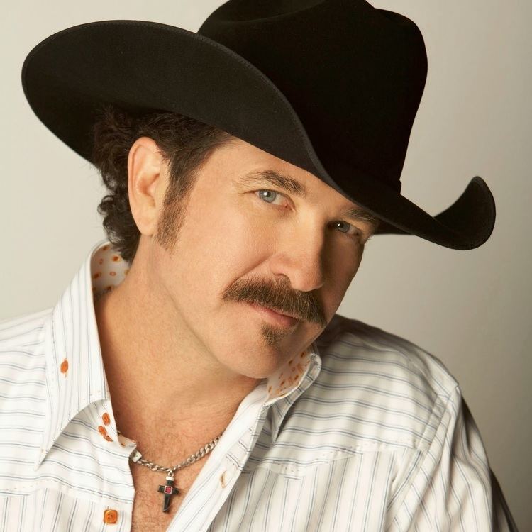 Kix Brooks httpslh6googleusercontentcomovVhGVkTT4AAA