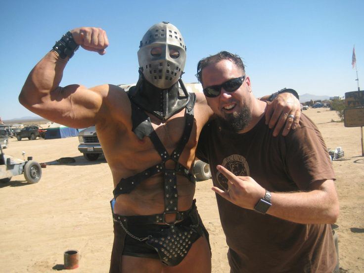 Kjell Nilssonon on the set of Mad Max:The Road Warrior