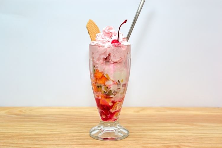 Knickerbocker glory How to Make a Knickerbocker Glory 6 Steps with Pictures