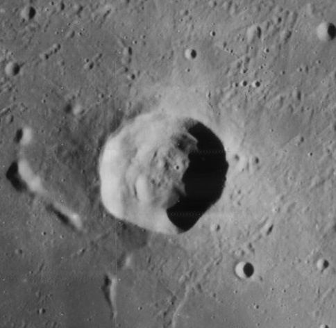 König (crater)