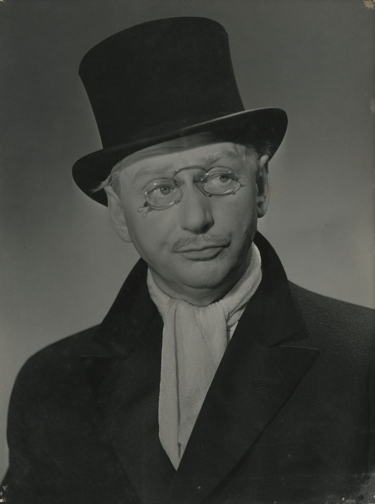 Knud Heglund Knud Heglund Danish actor 18941960 He began his acting career
