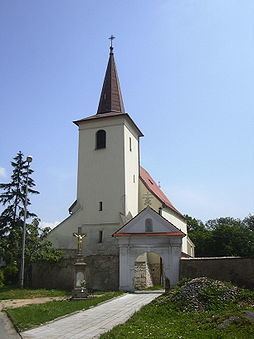 Komořany (Vyškov District) httpsuploadwikimediaorgwikipediacommonsthu