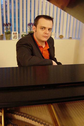 Konstantinos Papadakis (pianist) Guest Artist Konstantinos Papadakis piano 1032011 Kutztown