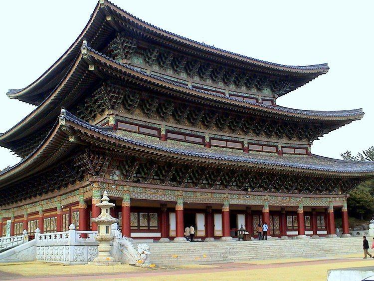 Korean Buddhist temples Yakcheonsa Buddhist Temple Jeju Island Amazing Temples and Pyramids