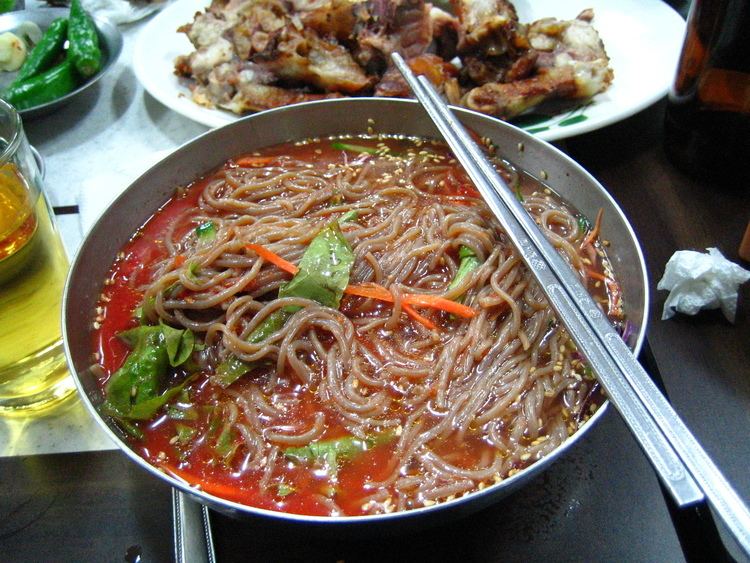 Korean noodles httpsuploadwikimediaorgwikipediacommons00