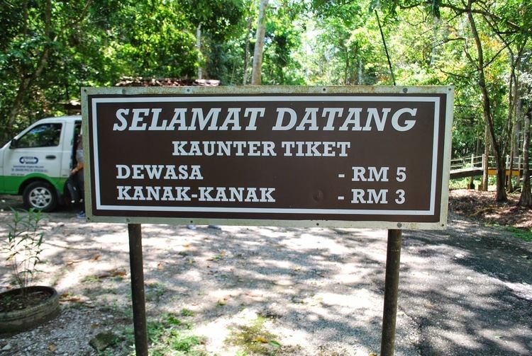 Welcome signage in Kota Gelanggi Cave