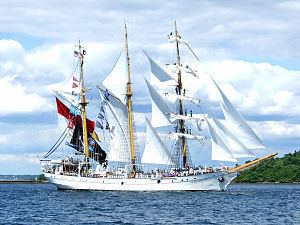 KRI Dewaruci httpsuploadwikimediaorgwikipediaenthumb1