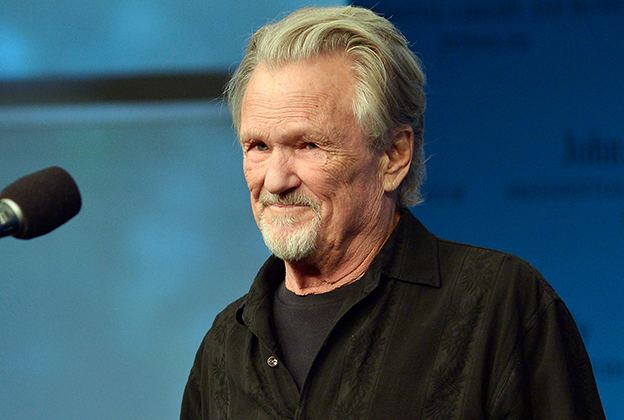 Kris Kristofferson Kris Kristofferson Stuns PEN Awards With Impromptu