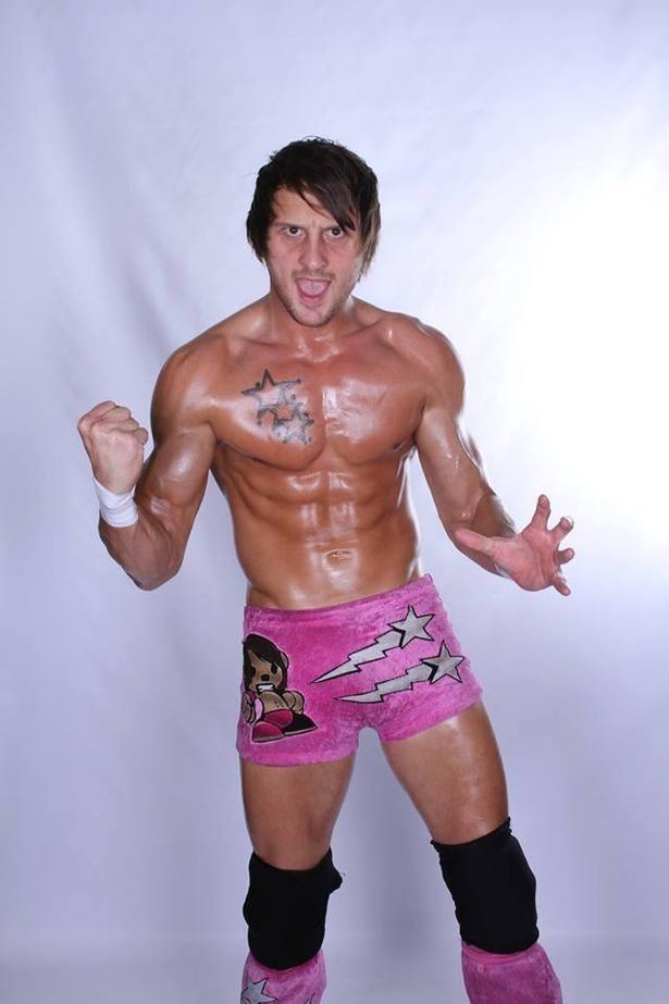 Kris Travis i4mirrorcoukincomingarticle5835590eceALTERN