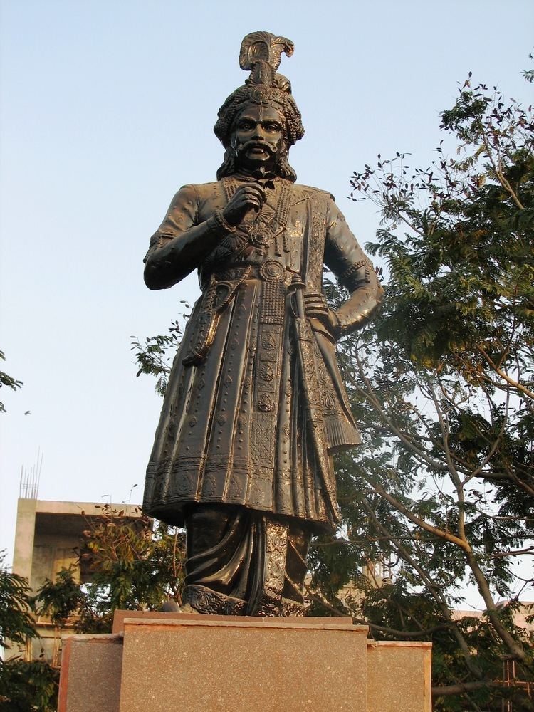 Bronze statue of Sri Krishnadevaraya