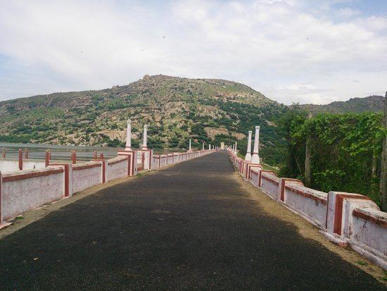 Krishnagiri Dam httpsmediacdntripadvisorcommediaphotos06