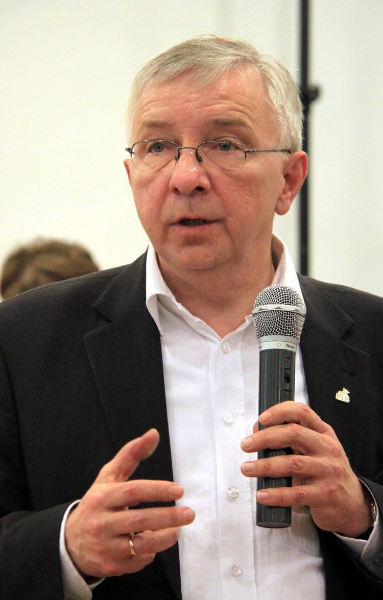 Krzysztof Lipiec httpsuploadwikimediaorgwikipediacommonsff