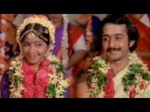 Kudumbam Oru Kadambam movie scenes Engahtuku Maapilai Ni S V Shekar Suhasini Kudumbam Oru Kadambam Tamil Classic Song