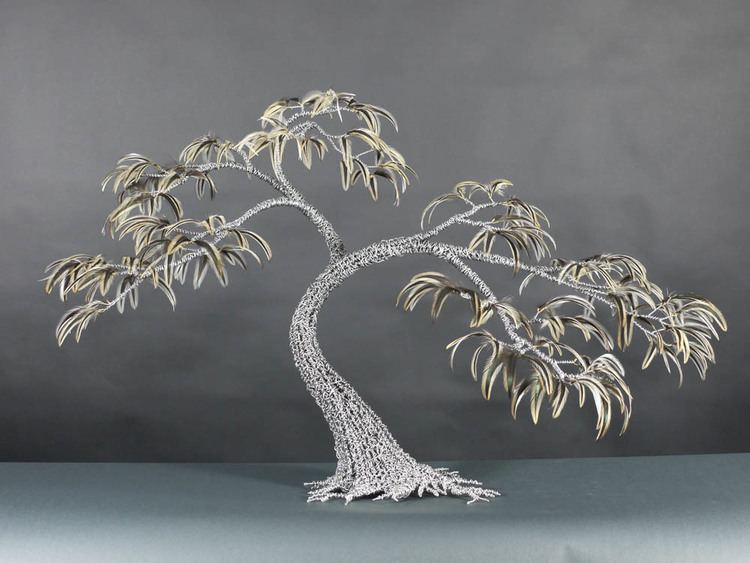 Kue King Stunning Feather amp Woven Metal Tree Sculptures