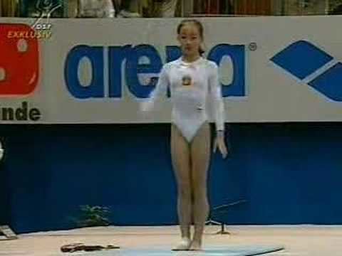 Kui Yuanyuan 1997 Worlds WAG EF Kui Yuanyuan Vault YouTube