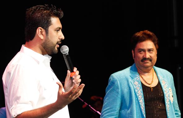 Kumar Sanu Kumar Sanu Entertains Houston Indo American News