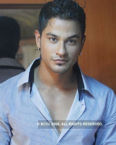 Kunal Khemu Actor Kunal Khemu shows off his sporty side Photogallery