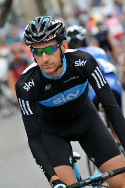 Kurt Asle Arvesen Arvesen quits the Vuelta due to crash injuries